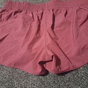 MPG Women's Performance Shorts in Rose Mauve
